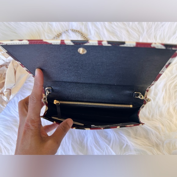 🔥🔥NEW GUCCI
Patent Leopard Print Betty Chain Wallet Brick Red Black🔥🔥 - Picture 9 of 14